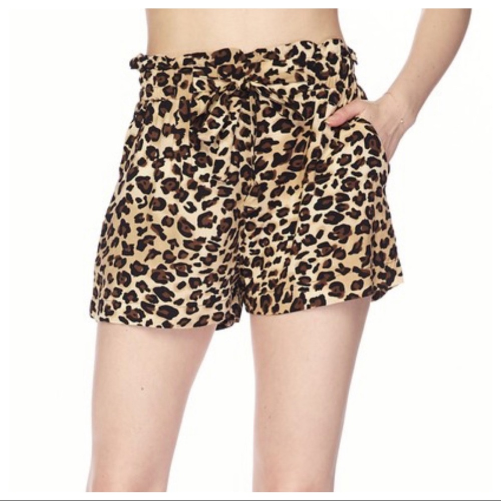 ✨LAST✨Leopard side pocket belted stylish shorts - Picture 3 of 6